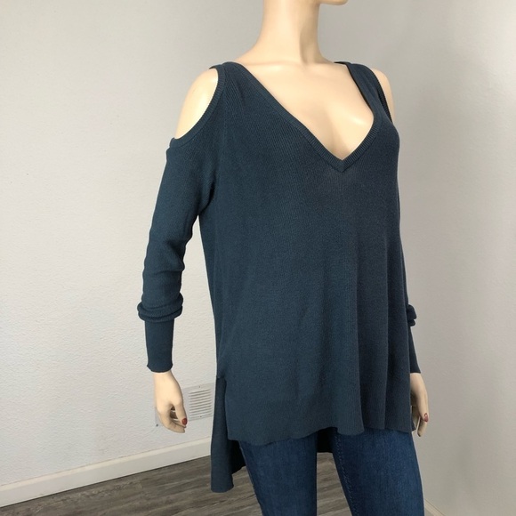 14TH UNION  blue medium cold shoulder blouse - Picture 4 of 11